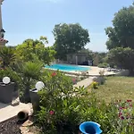 Le Mazet En Ete En Garrigue Nimoise Et Parking 4*