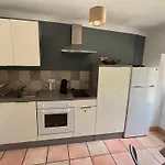 בית הארחה Le Mazet En Ete En Garrigue Nimoise Et Parking 4*