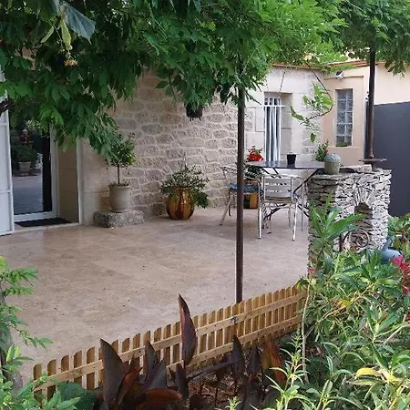Le Mazet En Ete - Maison En Garrigue Nimoise Guest house Nimes