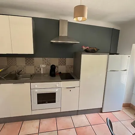 Maison d'hôtes Le Mazet En été En Garrigue Nimoise Et Parking 4*
