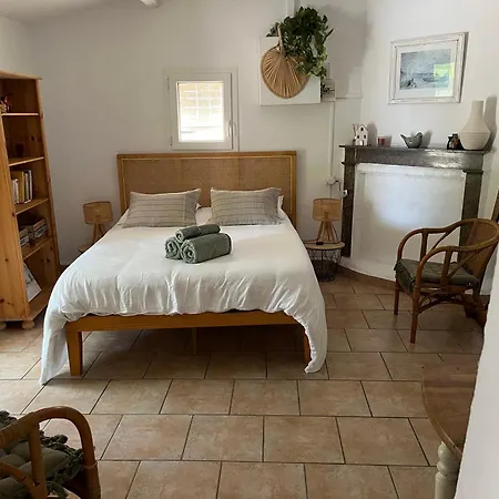 게스트하우스 Le Mazet En Ete En Garrigue Nimoise Et Parking 님