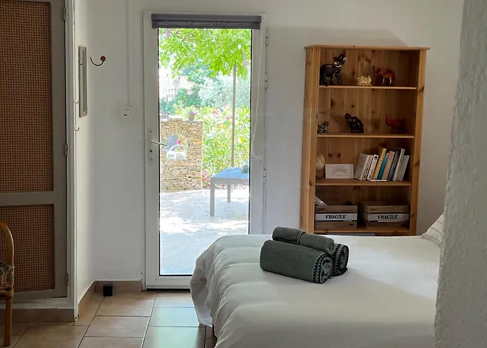 Le Mazet En Ete En Garrigue Nimoise Et Parking 4*