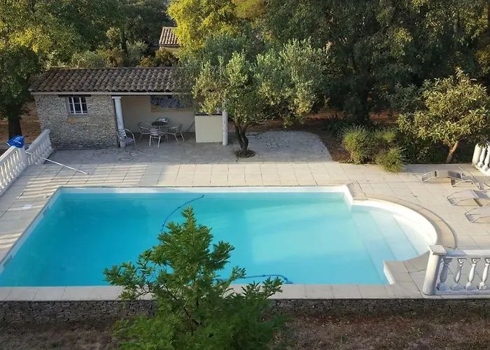 Le Mazet En Ete En Garrigue Nimoise Et Parking